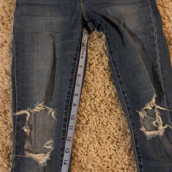 Levi’s 721 High Rise Jeans - Picture 6 of 6